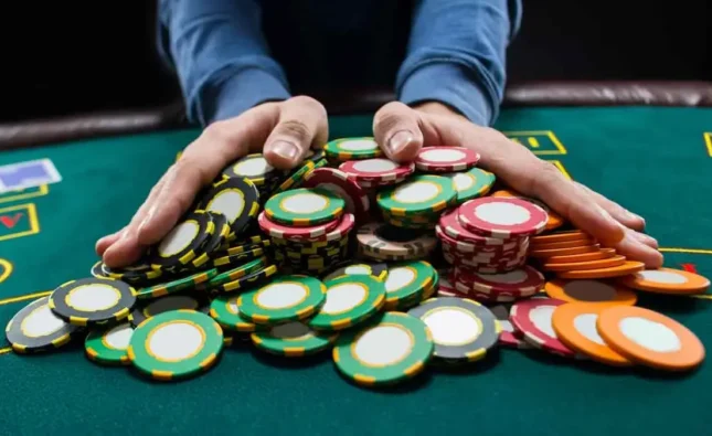 Cash Games vs. Tournament Poker: A Comprehensive Guide